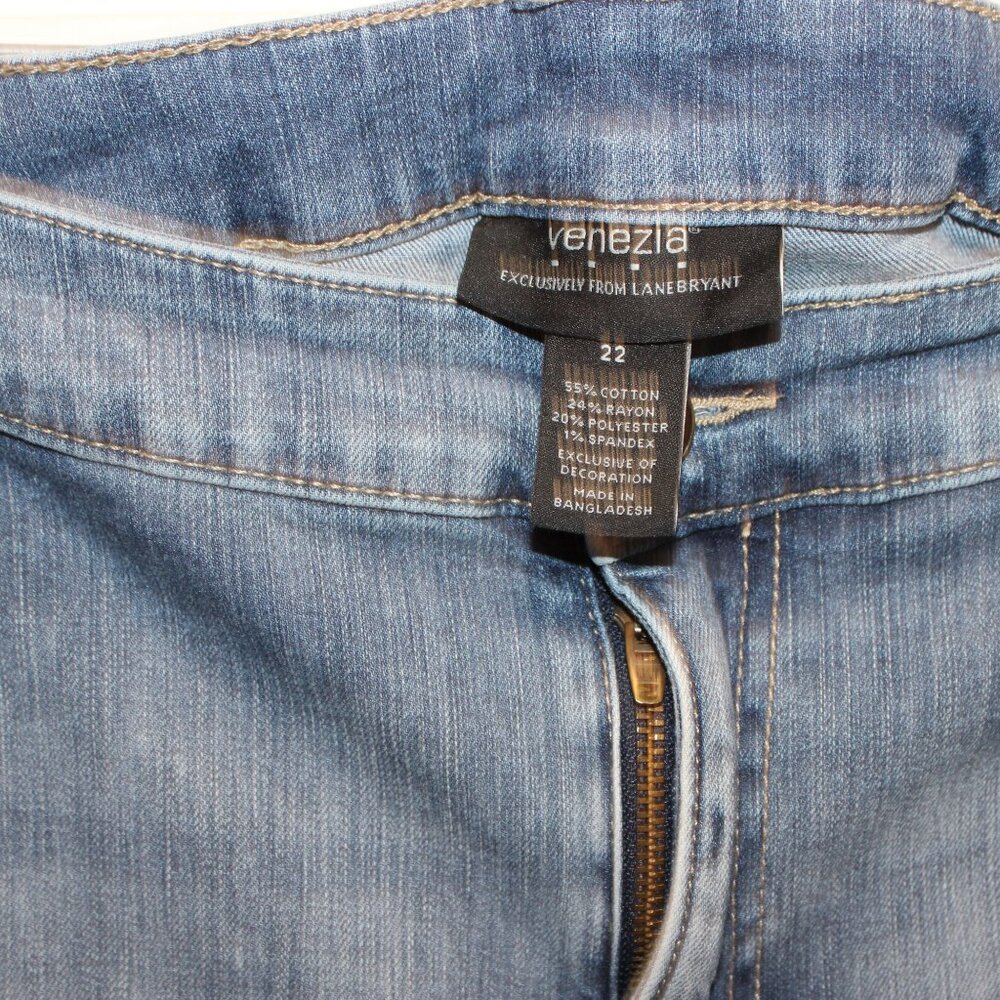 Venzia Lane Bryant Denim Shorts with Colorful Embroidery on sides, Size 22 - Picture 7 of 7